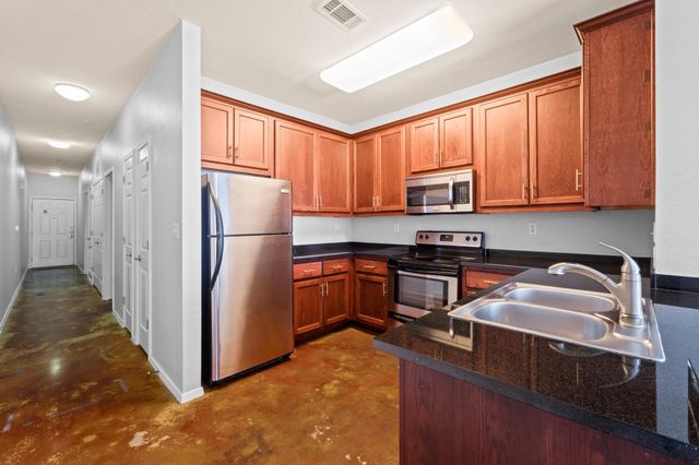 910 W 25th ST 209, Austin, TX 78705