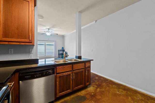 910 W 25th ST 209, Austin, TX 78705