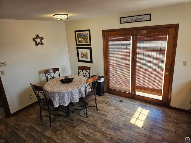 4460 SE Pennsylvania AVE, Topeka, KS 66609