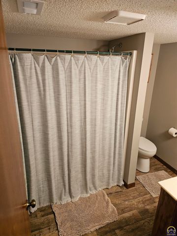 4460 SE Pennsylvania AVE, Topeka, KS 66609