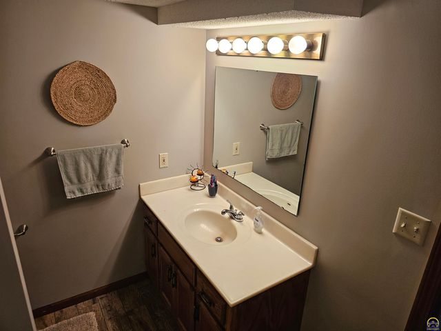 4460 SE Pennsylvania AVE, Topeka, KS 66609