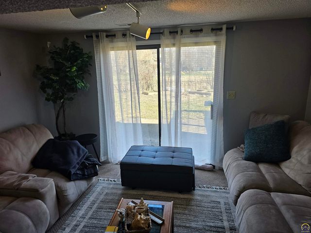 4460 SE Pennsylvania AVE, Topeka, KS 66609