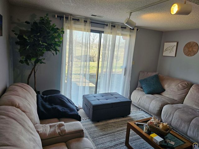 4460 SE Pennsylvania AVE, Topeka, KS 66609