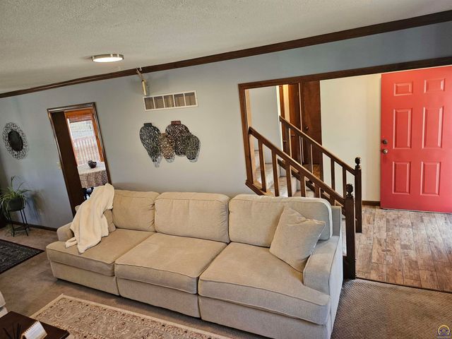 4460 SE Pennsylvania AVE, Topeka, KS 66609