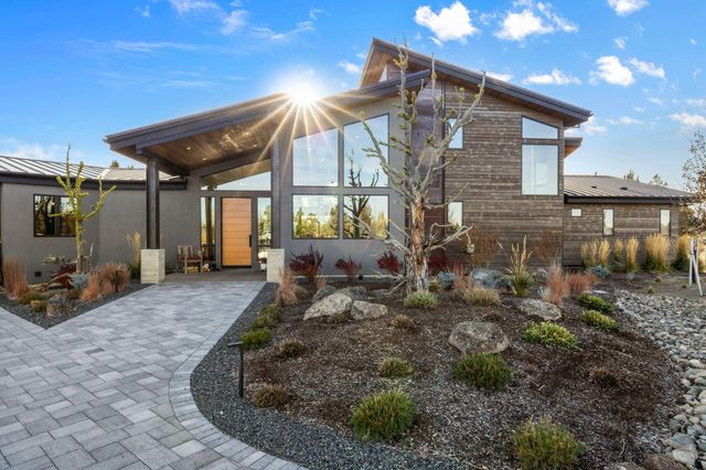 22810 Stone Wall Court, Bend, OR 97701