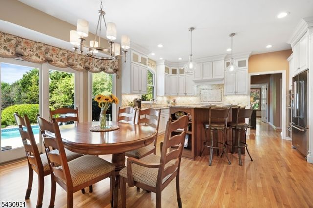 2 Smith Ct, Hillsborough Twp., NJ 08844