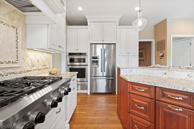 2 Smith Ct, Hillsborough Twp., NJ 08844