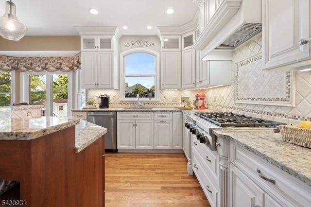2 Smith Ct, Hillsborough Twp., NJ 08844