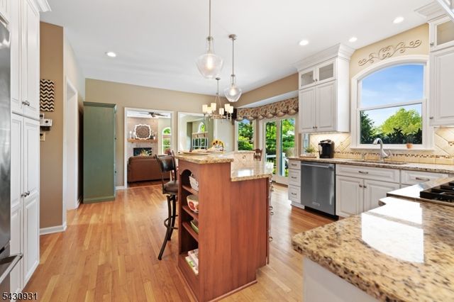 2 Smith Ct, Hillsborough Twp., NJ 08844