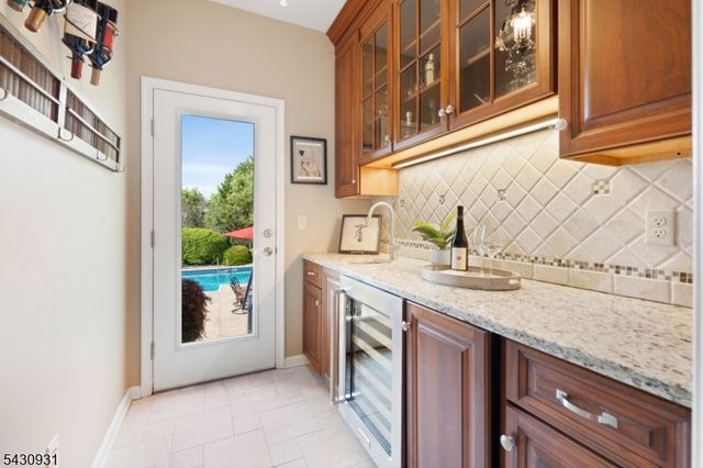 2 Smith Ct, Hillsborough Twp., NJ 08844