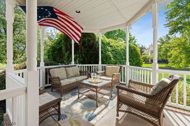 2 Smith Ct, Hillsborough Twp., NJ 08844