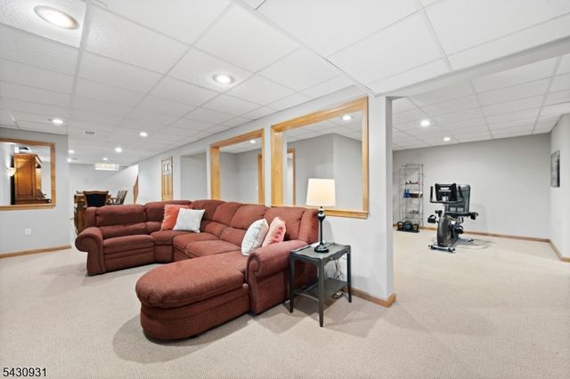 2 Smith Ct, Hillsborough Twp., NJ 08844