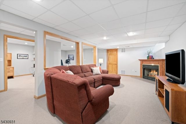 2 Smith Ct, Hillsborough Twp., NJ 08844