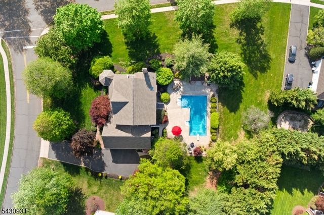 2 Smith Ct, Hillsborough Twp., NJ 08844