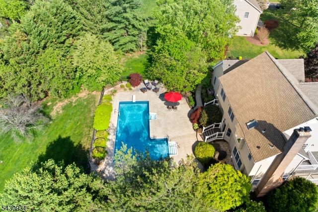 2 Smith Ct, Hillsborough Twp., NJ 08844