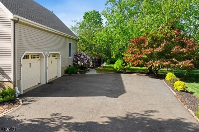 2 Smith Ct, Hillsborough Twp., NJ 08844