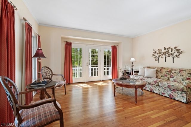 2 Smith Ct, Hillsborough Twp., NJ 08844