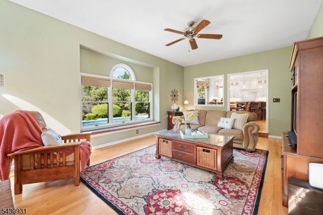 2 Smith Ct, Hillsborough Twp., NJ 08844