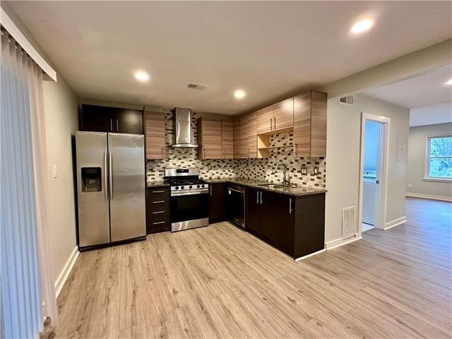 1258 CREEKSIDE Court SE, Smyrna, GA 30080