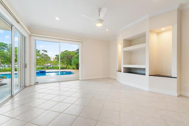 111 Fishermans Way, Jupiter, FL 33477