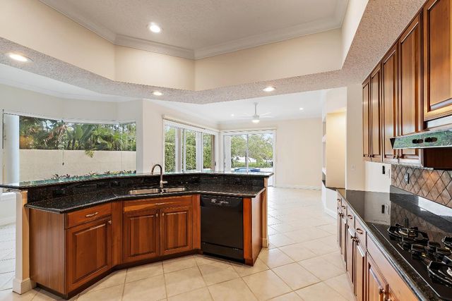 111 Fishermans Way, Jupiter, FL 33477