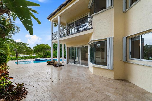 111 Fishermans Way, Jupiter, FL 33477