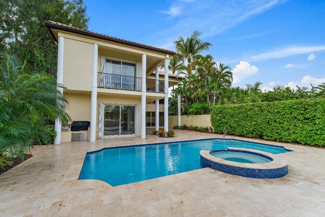 111 Fishermans Way, Jupiter, FL 33477