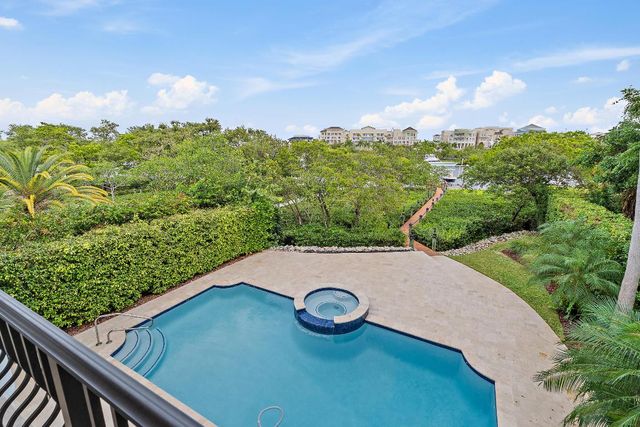 111 Fishermans Way, Jupiter, FL 33477