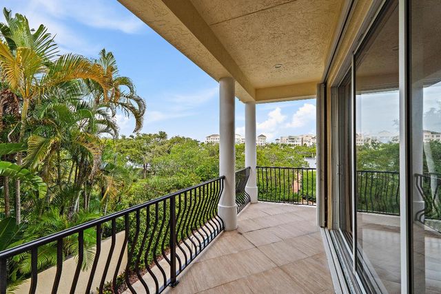 111 Fishermans Way, Jupiter, FL 33477