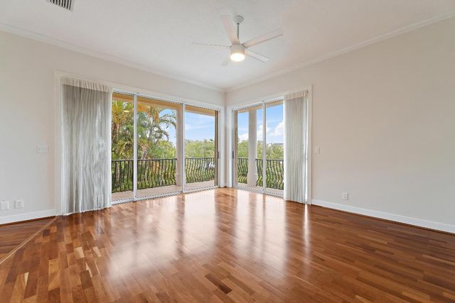 111 Fishermans Way, Jupiter, FL 33477