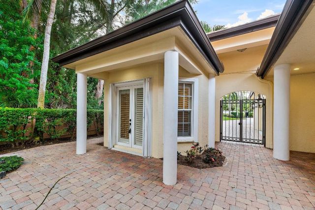 111 Fishermans Way, Jupiter, FL 33477