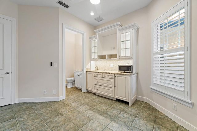 111 Fishermans Way, Jupiter, FL 33477