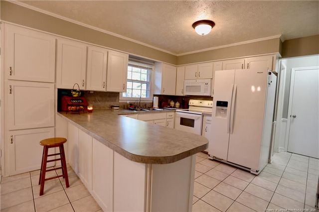 948 Pinebluff Lake Road, Aberdeen, NC 28315