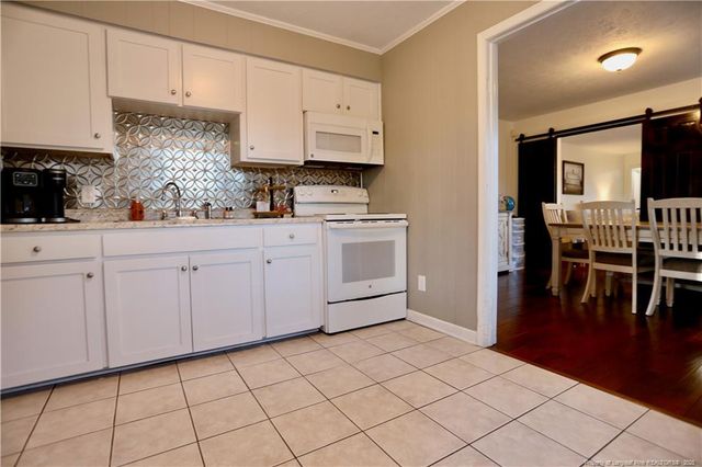 948 Pinebluff Lake Road, Aberdeen, NC 28315