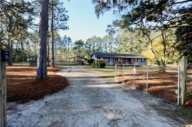 948 Pinebluff Lake Road, Aberdeen, NC 28315