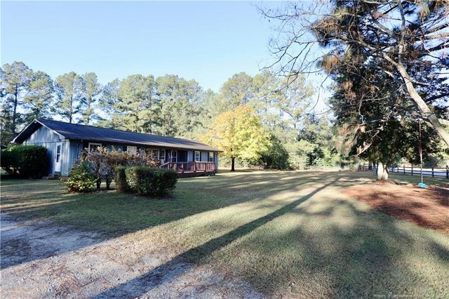 948 Pinebluff Lake Road, Aberdeen, NC 28315