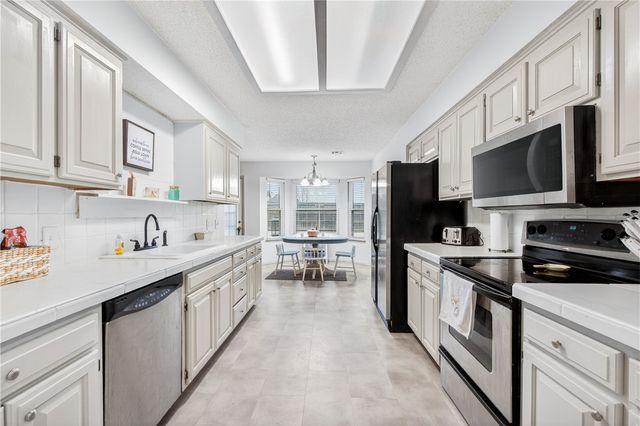 2006 11th Street, Rogers, AR 72758