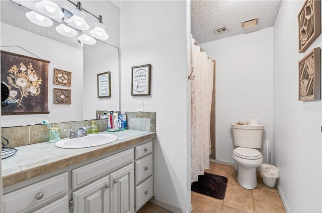 2006 11th Street, Rogers, AR 72758