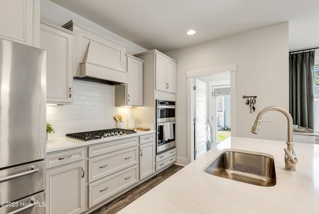 9096 Village Lake Drive SW, Calabash, NC 28467