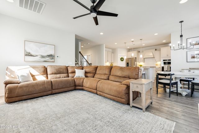 9096 Village Lake Drive SW, Calabash, NC 28467