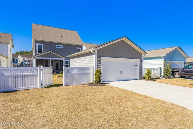 9096 Village Lake Drive SW, Calabash, NC 28467