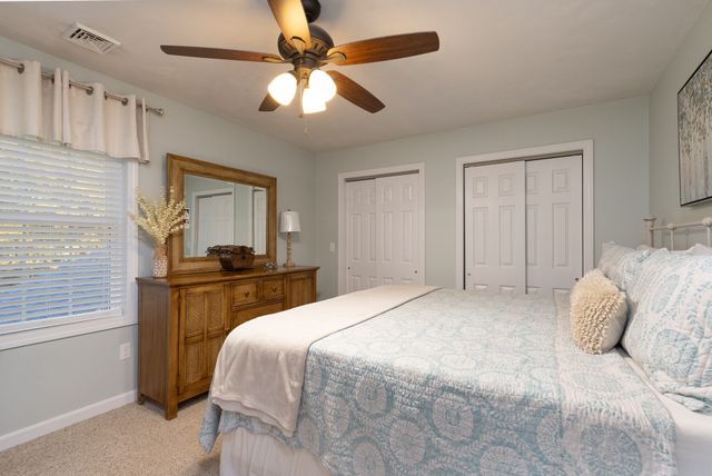 12 Gardner Ave, Sturbridge, MA 01566