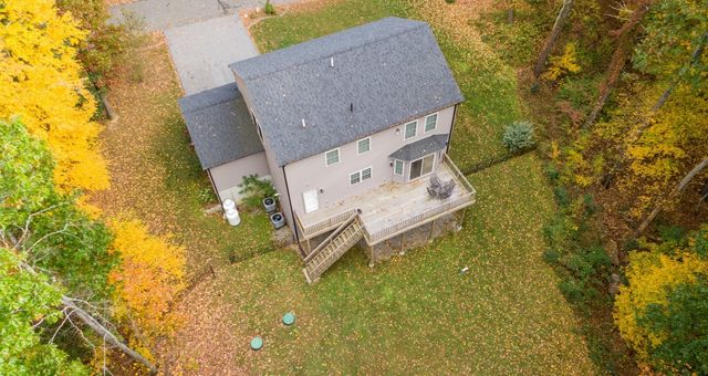 12 Gardner Ave, Sturbridge, MA 01566