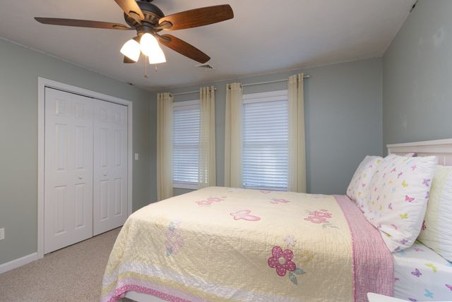 12 Gardner Ave, Sturbridge, MA 01566