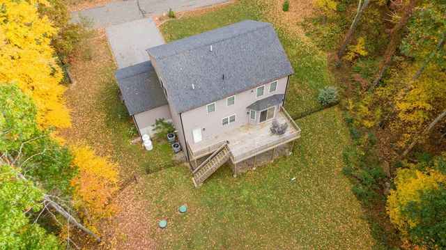 12 Gardner Ave, Sturbridge, MA 01566