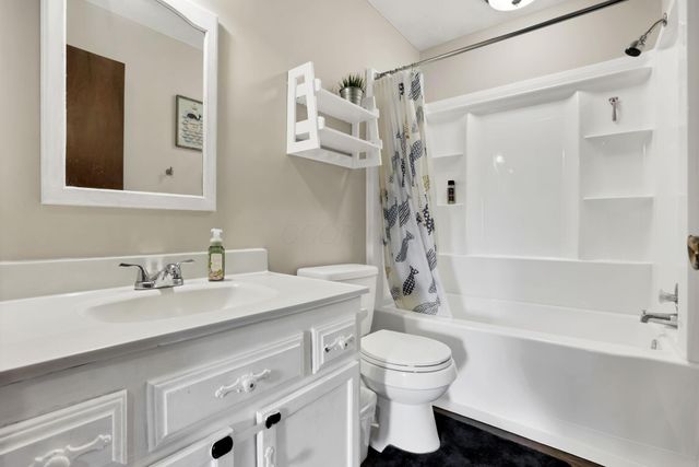5056 Deeds Road SW, Pataskala, OH 43062