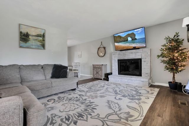 5056 Deeds Road SW, Pataskala, OH 43062