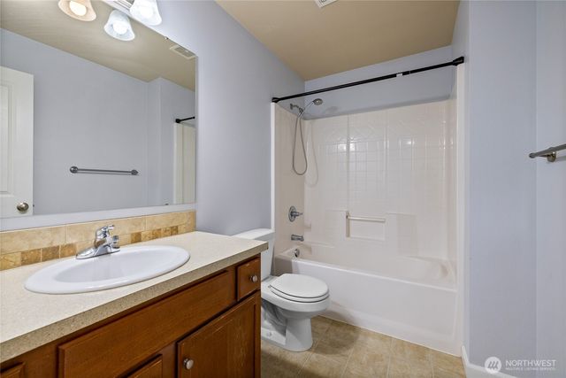 7605 Kodiak Avenue NE, Lacey, WA 98516