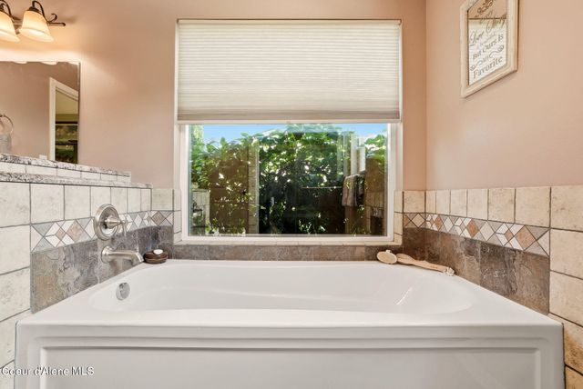 15387 N LIANE LN, Rathdrum, ID 83858
