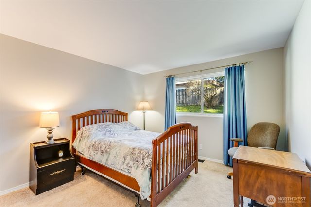 30212 10th Avenue S, Federal Way, WA 98003